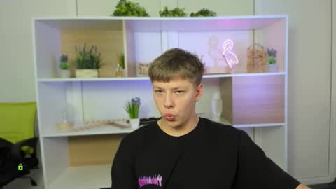 mister_vice online show from September 16, 8:37 am