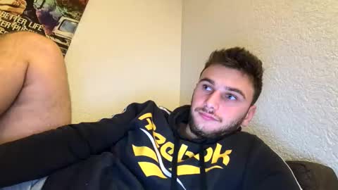 Snapshot of misterafterparty chatting on November 5, 11:16 pm Brokebutcute online show from November 5, 11:16 pm