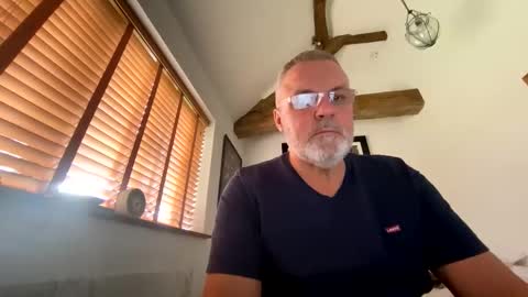 Misterblivs online show from November 19, 1:33 pm