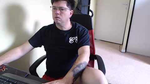 Snapshot of mistercoeur1 chatting on February 1, 11:09 am mistercoeur online show from February 1, 11:09 am