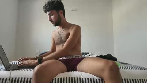 Snapshot of misterjc72 chatting on October 2, 1:18 pm misterjc72 online show from October 2, 1:18 pm