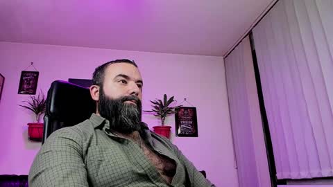 Snapshot of misterlov3r chatting on December 2, 10:45 pm misterlov3r online show from December 2, 10:45 pm