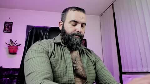 Snapshot of misterlov3r chatting on January 23, 12:14 am misterlov3r online show from January 23, 12:14 am