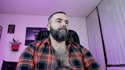 Snapshot of misterlov3r chatting on February 13, 11:26 pm misterlov3r online show from February 13, 11:26 pm