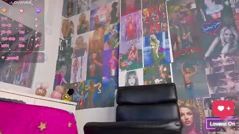   online show from March 28, 3:22 pm