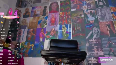 Snapshot of mistileav chatting on April 26, 7:22 pm online show from April 26, 7:22 pm