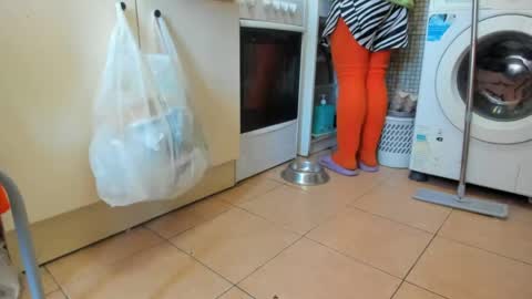 Snapshot of mistress_adel chatting on April 19, 7:29 am mistress_adel online show from April 19, 7:29 am