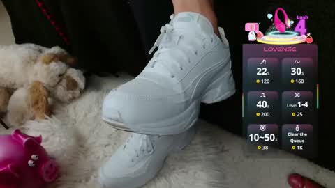 Snapshot of mistress_angelina777 chatting on September 27, 9:09 pm mistress_angelina777 online show from September 27, 9:09 pm