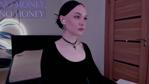 Mistress Mia online show from December 19, 12:34 pm