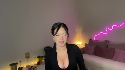 Mia online show from May 16, 7:56 pm
