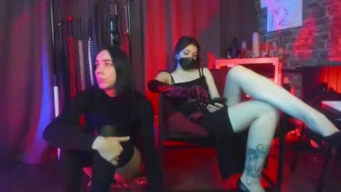 Snapshot of mistress_valentine_ chatting on January 4, 7:24 am Mistress Valentine and her slave Yuna online show from January 4, 7:24 am