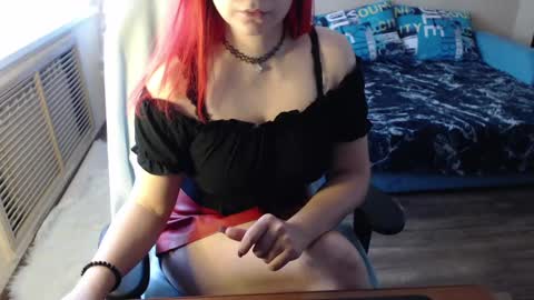 Snapshot of mistressbailey_x chatting on January 3, 9:04 am Miss Bailey online show from January 3, 9:04 am