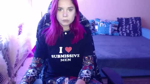 Snapshot of mistressbailey_x chatting on September 16, 9:21 am Miss Bailey online show from September 16, 9:21 am