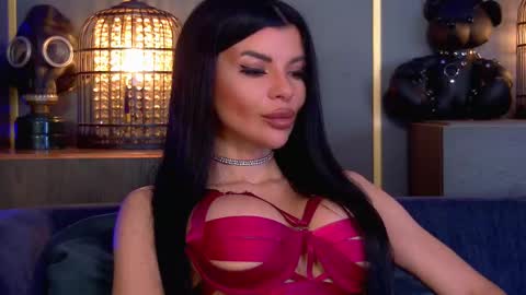 Snapshot of mistresselenia chatting on February 16, 4:03 pm Elenia online show from February 16, 4:03 pm