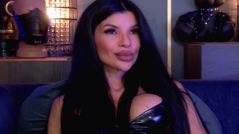 Elenia online show from March 21, 2:42 pm