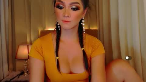 Snapshot of mistressseductionleah chatting on April 12, 8:36 pm Leah online show from April 12, 8:36 pm