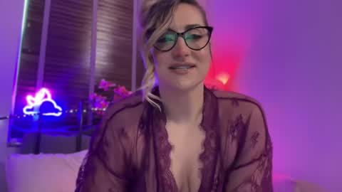 Snapshot of mistresssx chatting on May 9, 2:44 pm Miss X online show from May 9, 2:44 pm