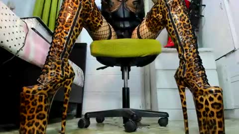 Snapshot of mistresstiffany69 chatting on July 5, 5:53 pm Tiffany online show from July 5, 5:53 pm
