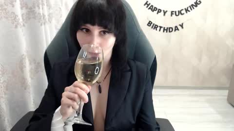 Snapshot of misty_dark chatting on October 13, 10:48 am misty_dark online show from October 13, 10:48 am