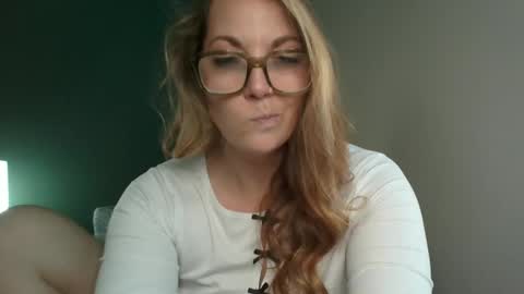 Snapshot of mistymorgan chatting on February 25, 8:19 pm Misty Morgan online show from February 25, 8:19 pm