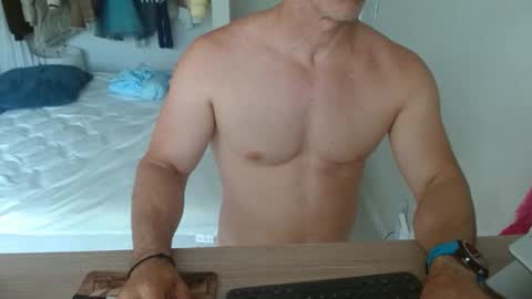 Snapshot of mitcheli chatting on April 29, 2:54 pm Onlyfans online show from April 29, 2:54 pm