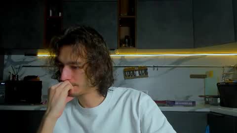 MitchelKurse online show from July 19, 7:17 pm