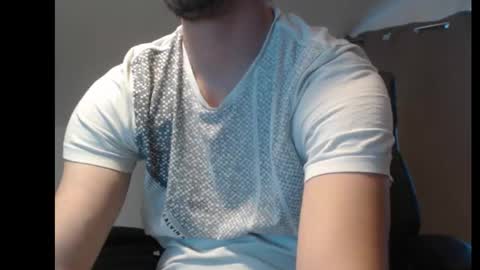 Snapshot of mitsch01 chatting on November 11, 11:43 am Mitsch online show from November 11, 11:43 am