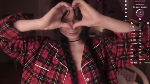 Yuka online show from December 5, 5:53 pm