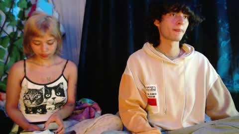 Naomi and Nekorii online show from May 9, 5:34 am