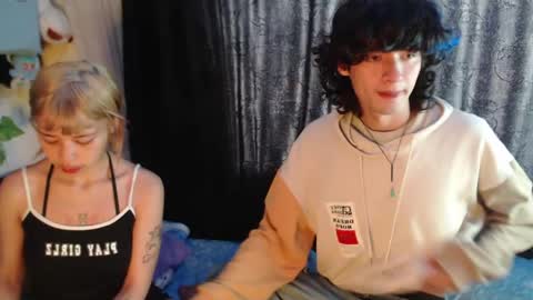 Naomi and Nekorii online show from May 13, 1:08 pm