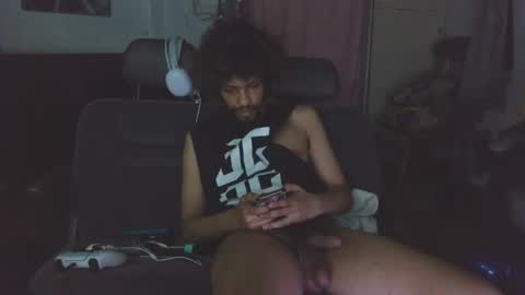 Snapshot of mixxychocolate chatting on February 21, 6:36 am Deanthony online show from February 21, 6:36 am