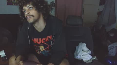 Snapshot of mixxychocolate chatting on March 9, 3:32 am Deanthony online show from March 9, 3:32 am