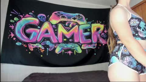 MizzKittay online show from January 21, 6:00 am