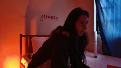 MoonLipson online show from December 1, 12:21 pm