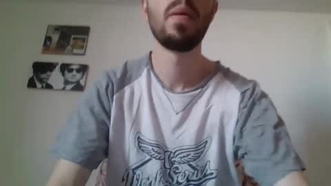 Snapshot of mmlo0998 chatting on May 4, 8:21 am fijury online show from May 4, 8:21 am