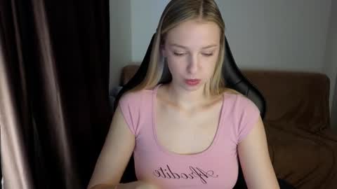 Lili online show from December 15, 9:35 am