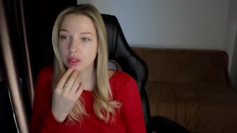 Lili online show from December 17, 6:35 am