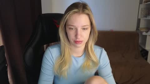 Lili online show from December 22, 7:11 am