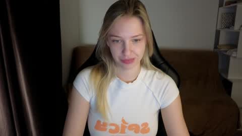 Lili online show from December 24, 4:44 am