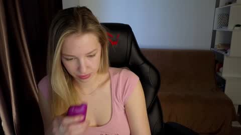 Lili online show from January 9, 7:21 am