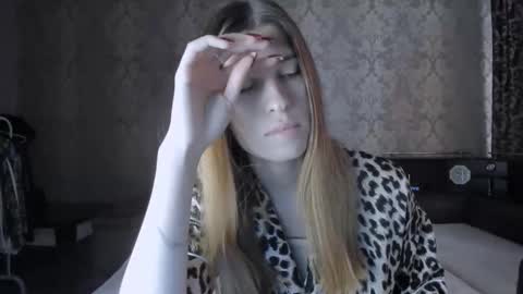 Lili online show from October 9, 10:46 am