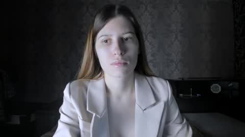 Lili online show from November 22, 9:52 am