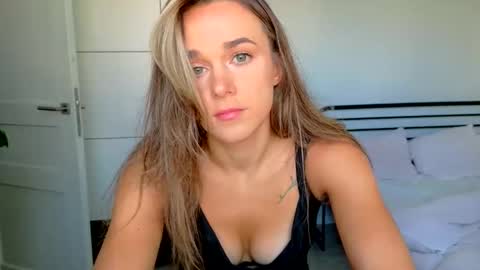 mmminnie online show from September 11, 2:28 pm