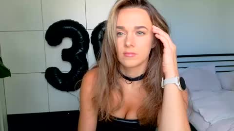 mmminnie online show from September 12, 12:49 pm