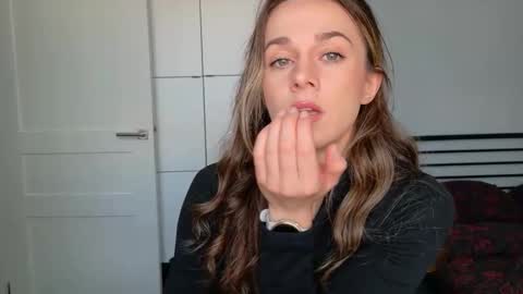 mmminnie online show from January 13, 11:48 am