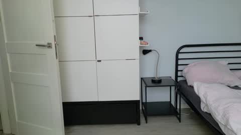 mmminnie online show from February 10, 10:30 am