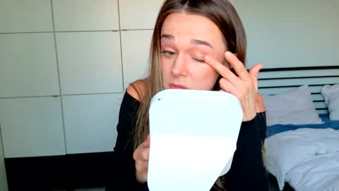 mmminnie online show from March 8, 3:38 pm