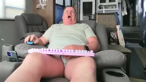 mmmthatsfunnn online show from January 17, 6:33 pm