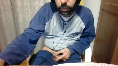 Snapshot of mmohsen_1985 chatting on December 19, 10:42 pm mmohsen_1985 online show from December 19, 10:42 pm