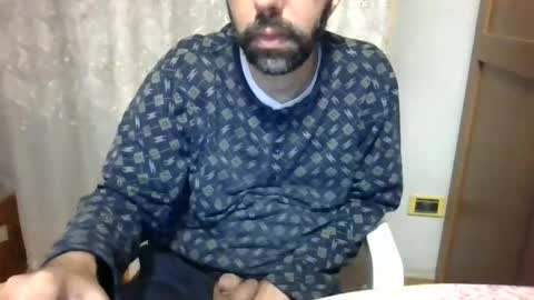 Snapshot of mmohsen_1985 chatting on January 22, 10:37 pm mmohsen_1985 online show from January 22, 10:37 pm